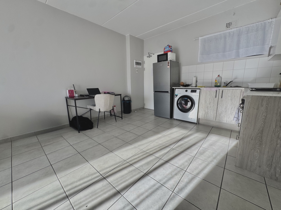 To Let 1 Bedroom Property for Rent in Parklands Western Cape
